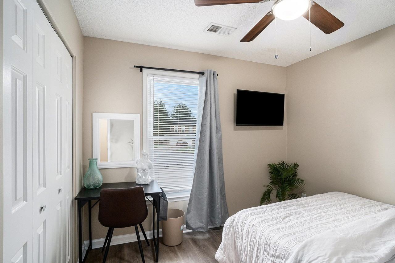 Mccrossin Cir - Photo 5 of 7