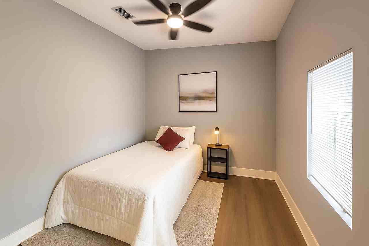 E Crawford St - Photo 6 of 8