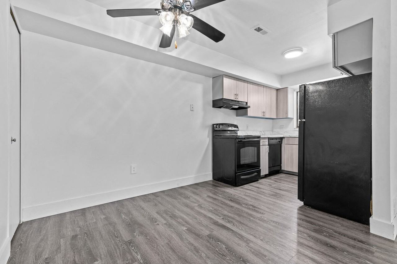 Pilgrim Village - Canton, MI - Photo 5 of 32