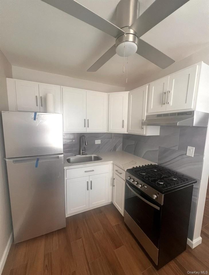 55 Austin Place - Photo 4 of 6