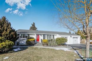 16 Glen Pl - Photo 1 of 1