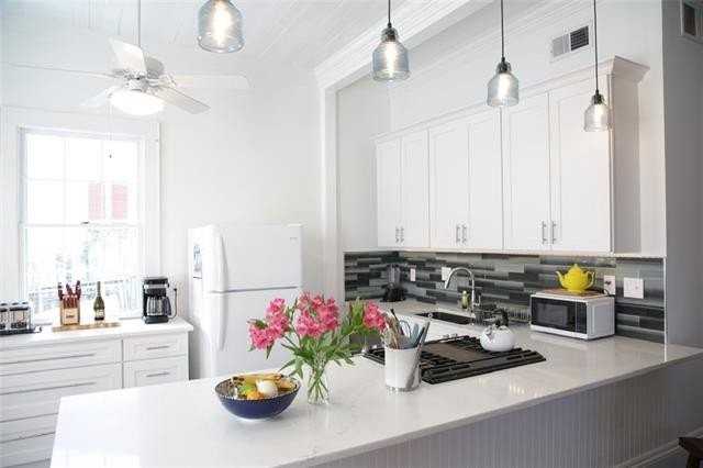 740 Mazant St - Photo 5 of 15