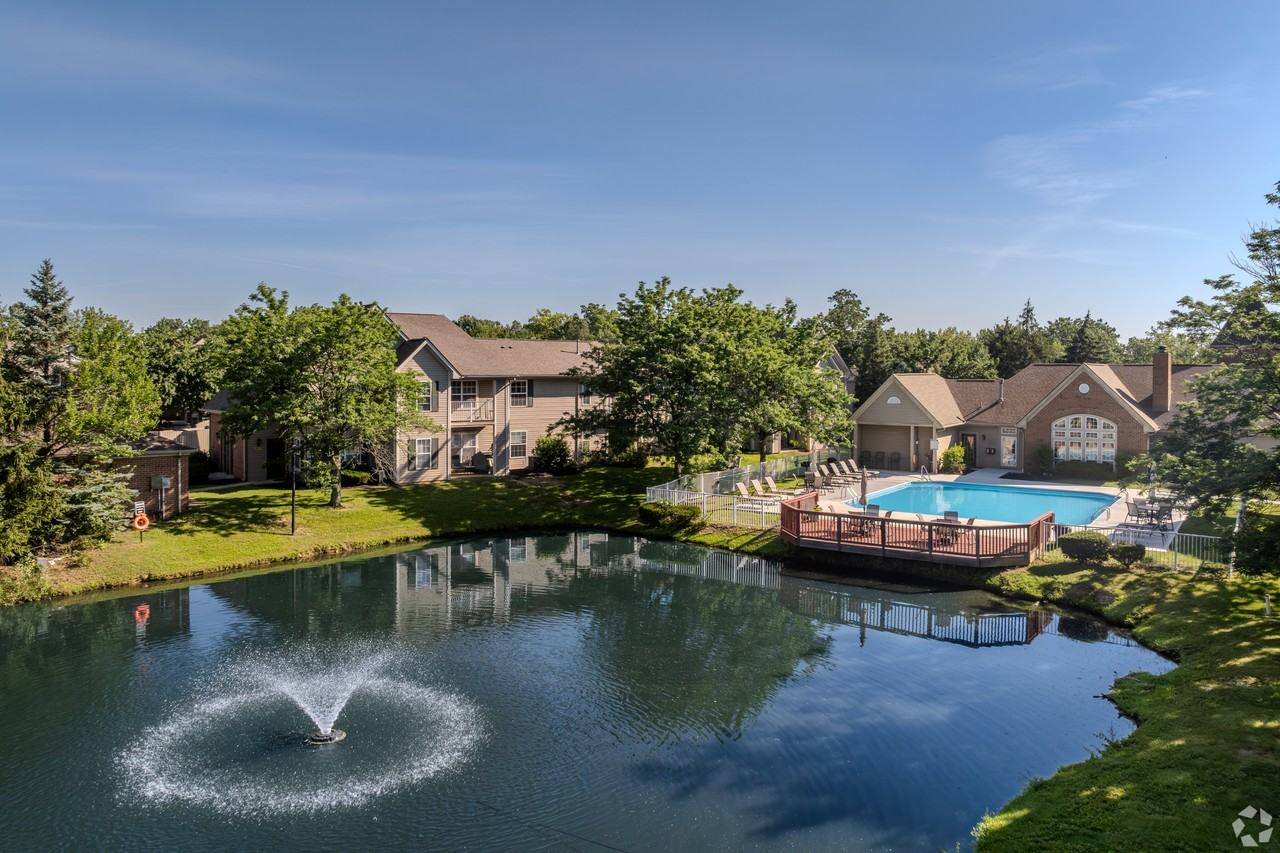 Tiffany Lakes - Photo 5 of 21