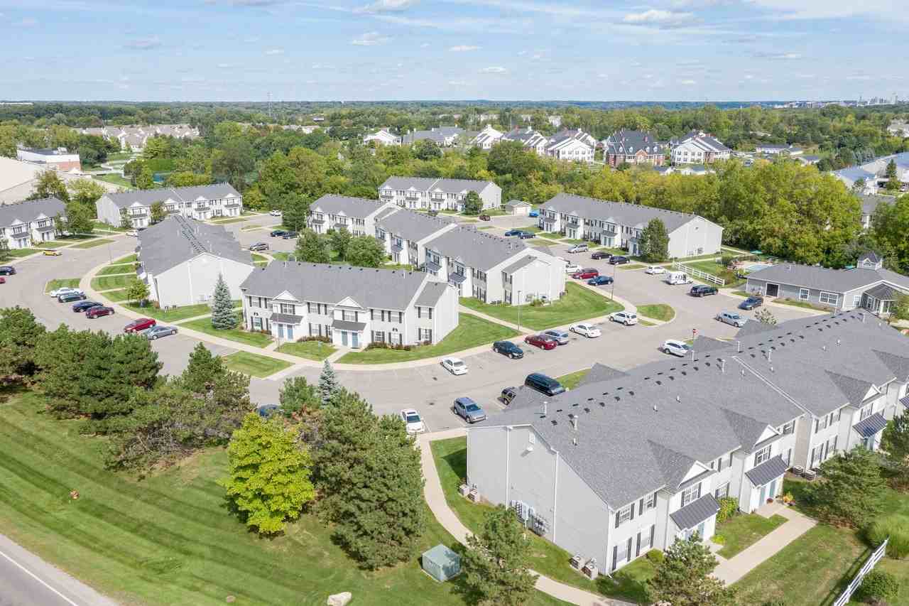 Arbor Club Apartments - Photo 3 of 39