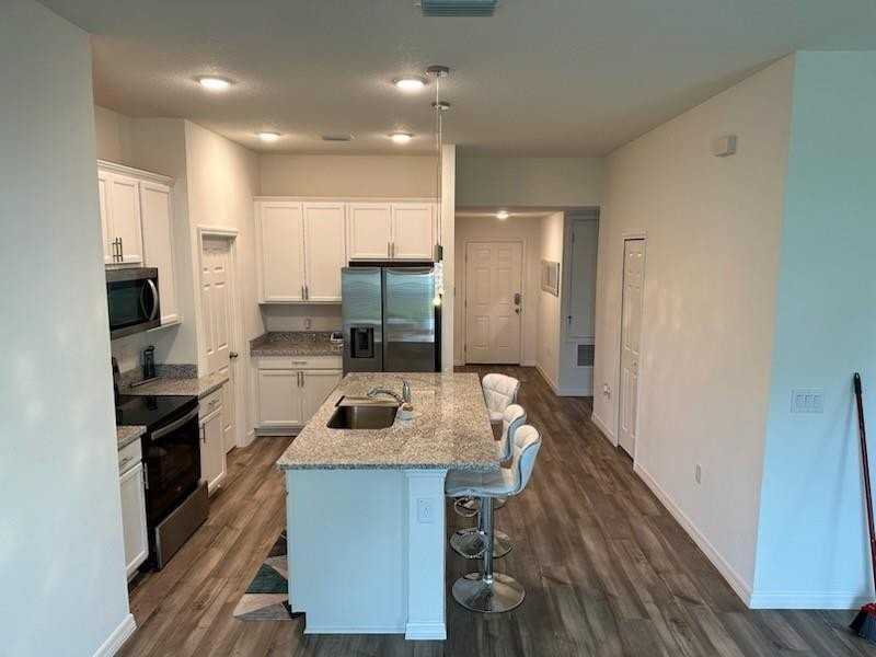 1099 Dania Cir Ne - Photo 3 of 17