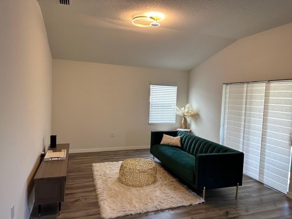 1099 Dania Cir Ne - Photo 5 of 17