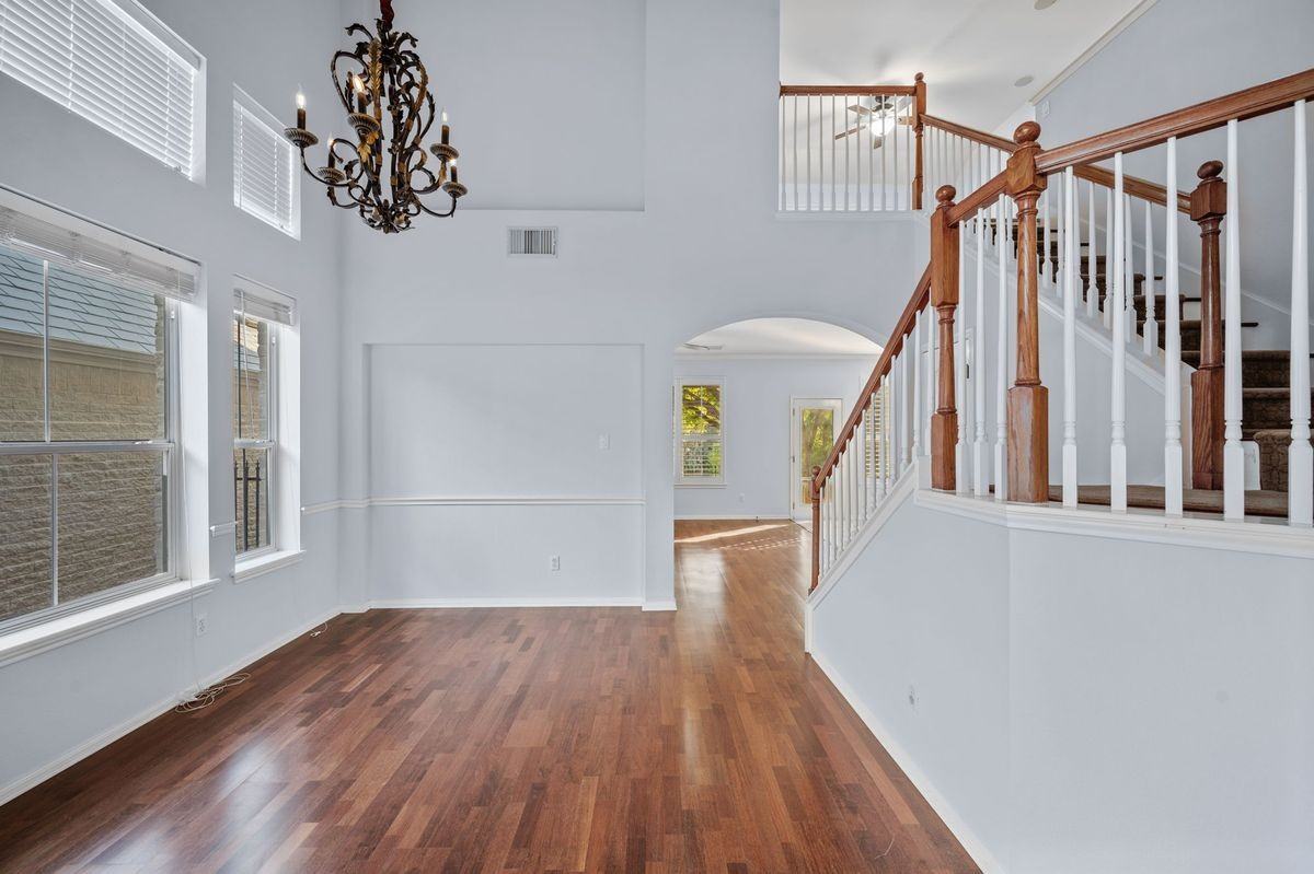 112 Double Eagle Dr - Photo 2 of 27