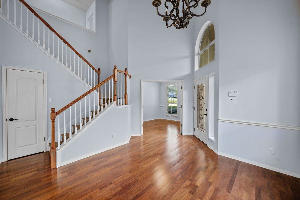 112 Double Eagle Dr - Photo 3 of 27