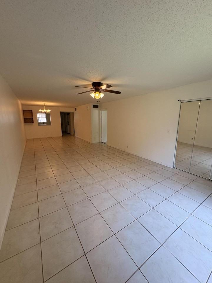 2925 Sw 22nd Ave #202 - Photo 7 of 14