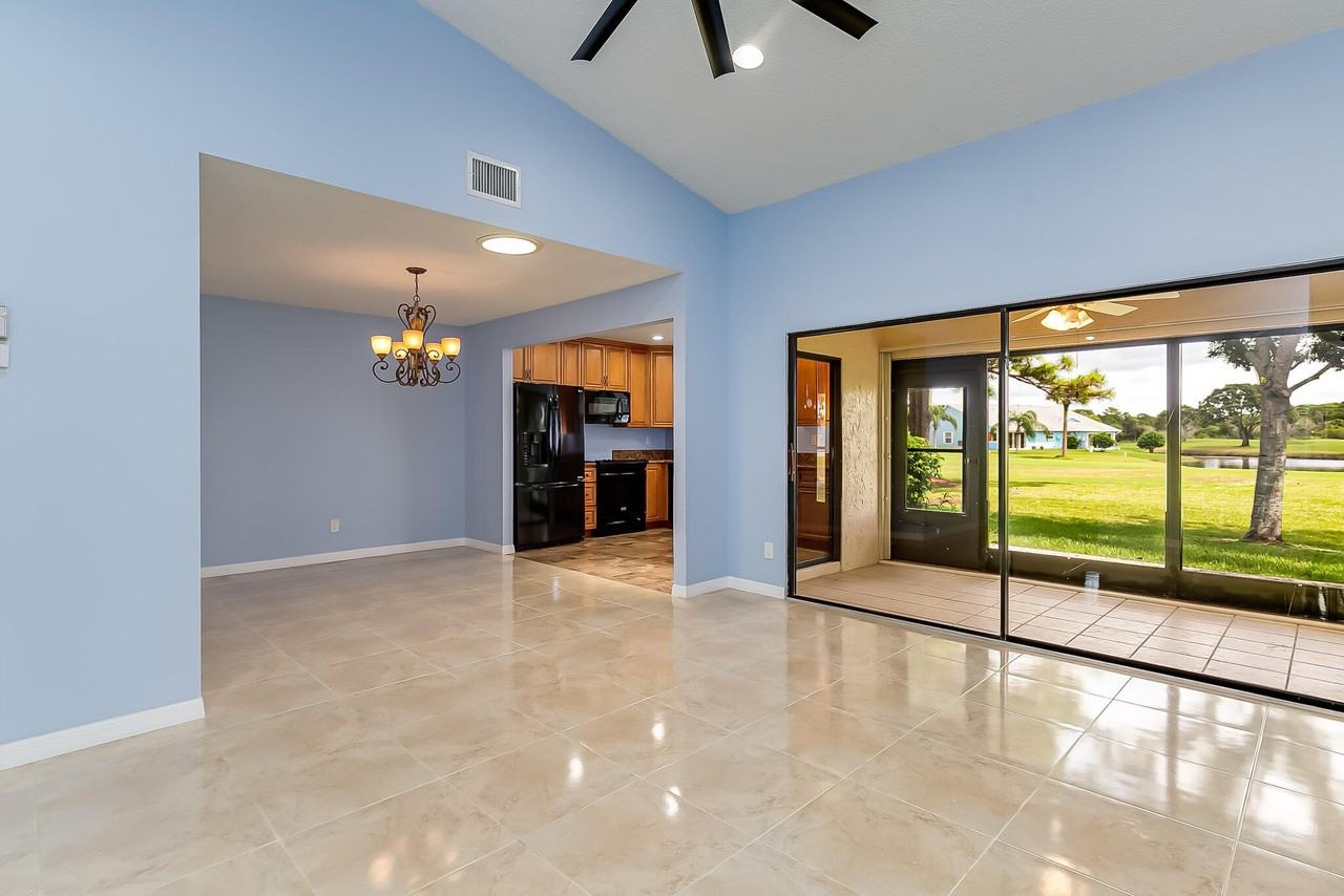 4166 Gator Trace Villas Cir #B - Photo 5 of 28