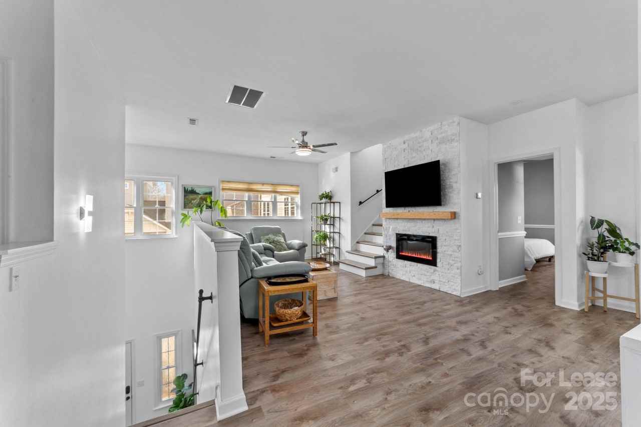 18823 Cloverstone Cir - Photo 5 of 20