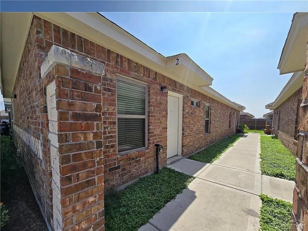 2806 E Eisenhower Ave