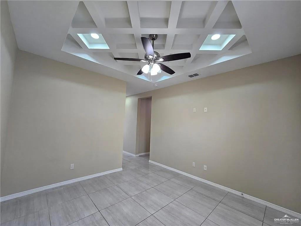 2806 E Eisenhower Ave - Photo 3 of 17