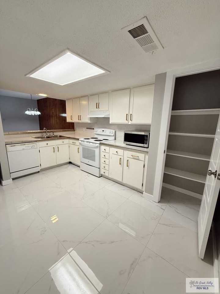 3005 Old Alice Rd - Photo 2 of 18