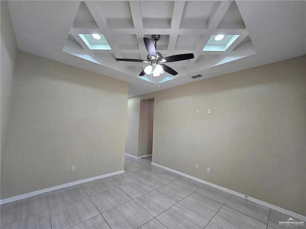 2806 E Eisenhower Ave - Photo 3 of 15