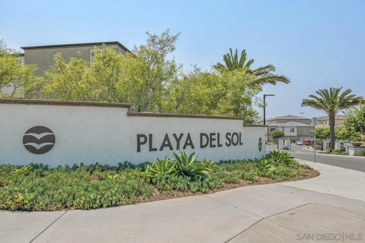 5212 Beachfront Cove St Unit 31 - Photo 2 of 34