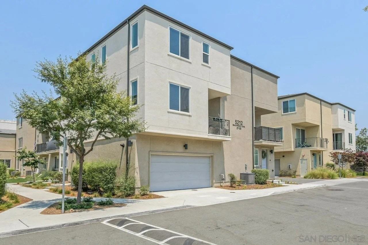 5212 Beachfront Cove St Unit 31 - Photo 3 of 34