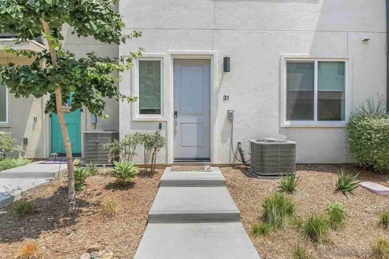 5212 Beachfront Cove St Unit 31 - Photo 5 of 34