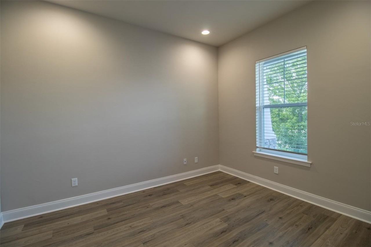 3337 Sw 120th Ter - Photo 4 of 17