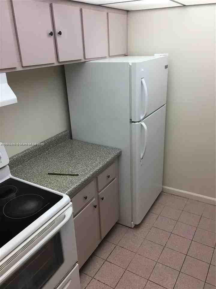 14221 Sw 88th St Apt 305c - Photo 5 of 7