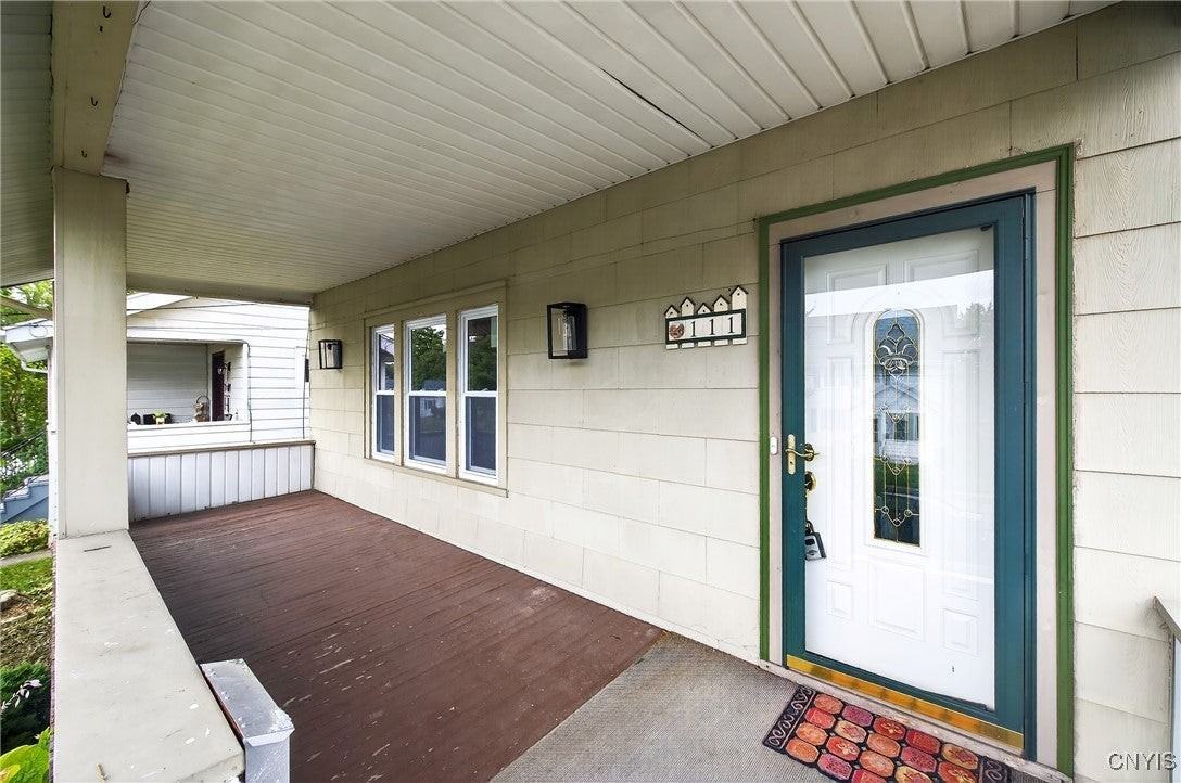 111 Maplehurst Ave - Photo 2 of 33