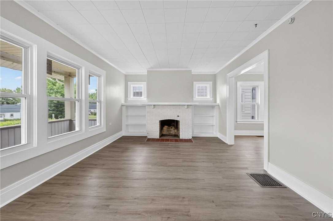 111 Maplehurst Ave - Photo 5 of 33