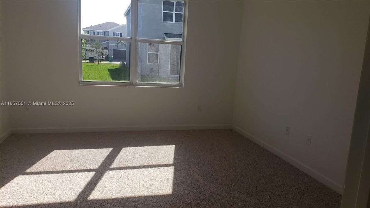 13242 Sw 270th Ter - Photo 5 of 9