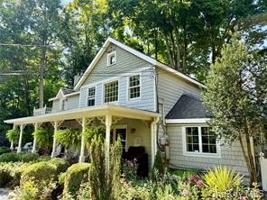 featured image of 718 River Rd