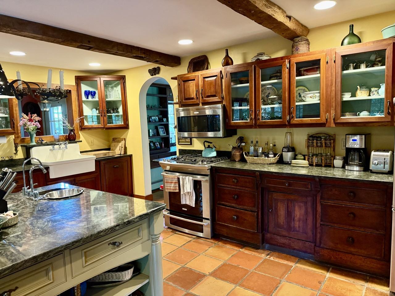 718 River Road - Photo 5 of 50