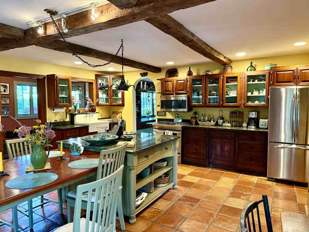 718 River Road - Photo 6 of 50