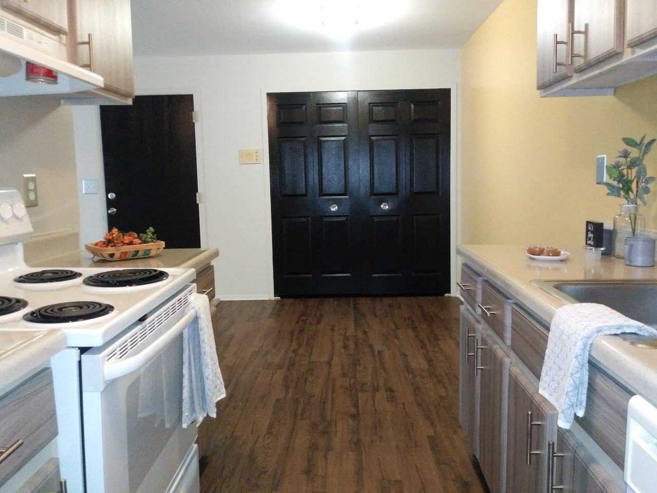 Farmington View Apartments - Photo 2 of 19