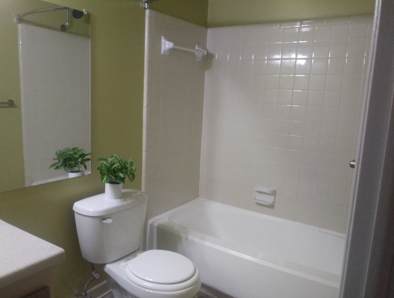 Farmington View Apartments - Photo 3 of 19