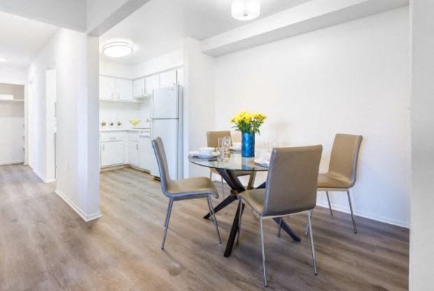 Dearborn View Apartments - Photo 4 of 50