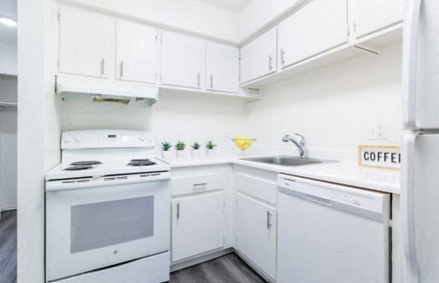 Dearborn View Apartments - Photo 2 of 50