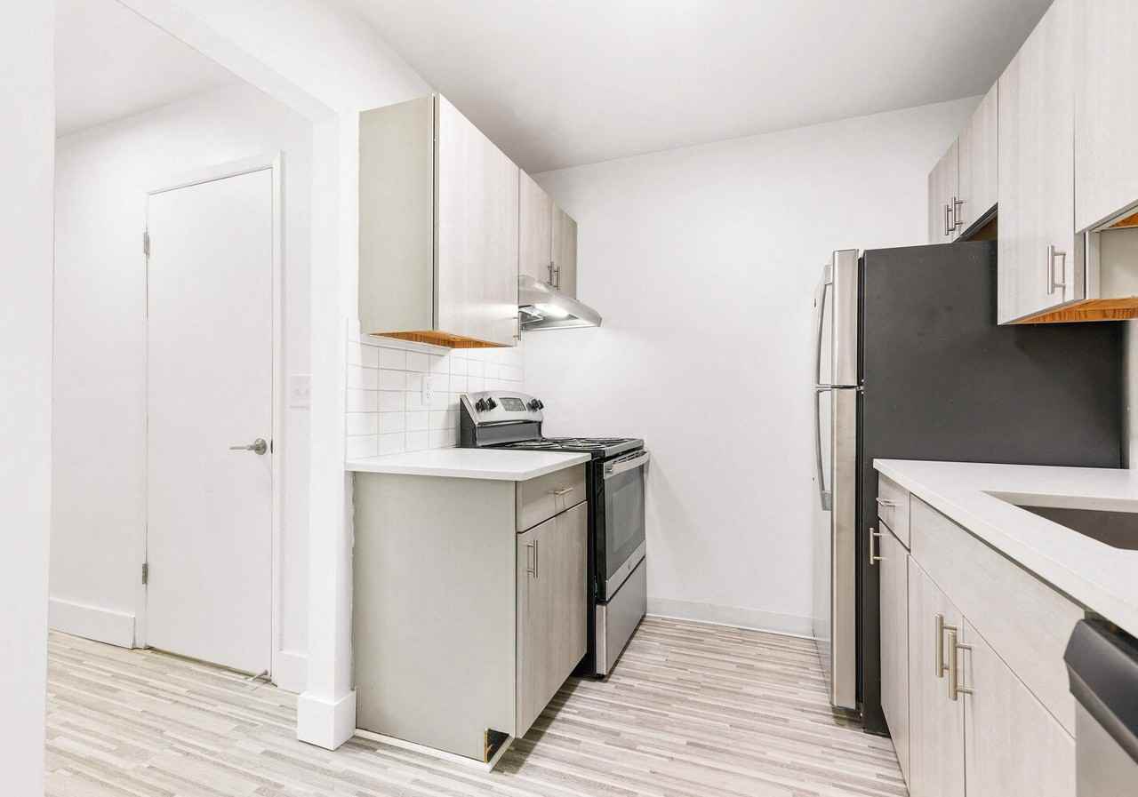 Edge at Novi - Novi, MI - Photo 3 of 44