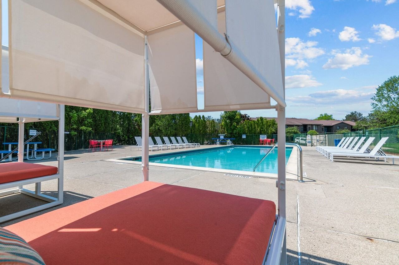 Edge at Novi - Novi, MI - Photo 7 of 44