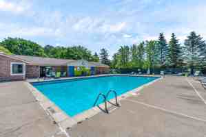 featured image of 42101 Fountain Park Dr N