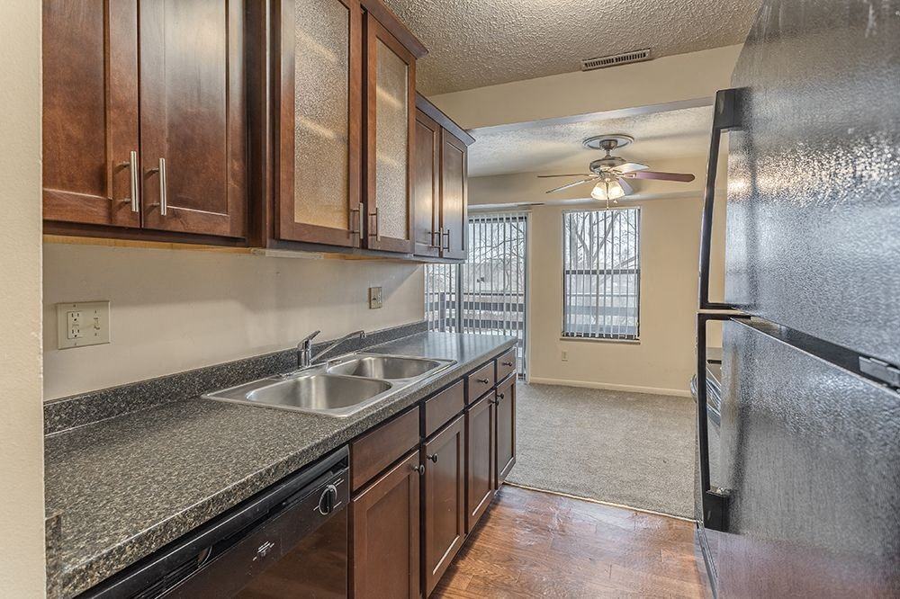 Delta Square Apartments - Photo 3 of 31