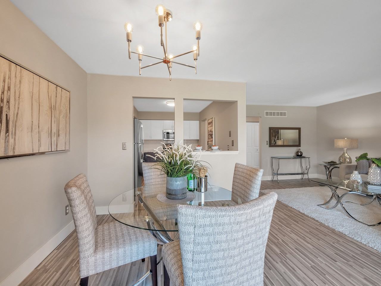 Rochester Club Apartments - Photo 7 of 41