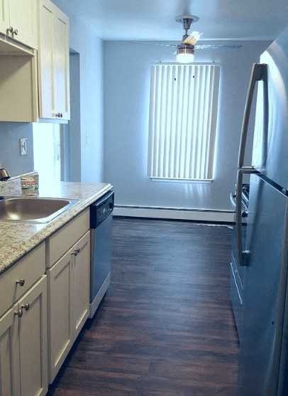 Kings Pointe Apartments - Photo 2 of 33