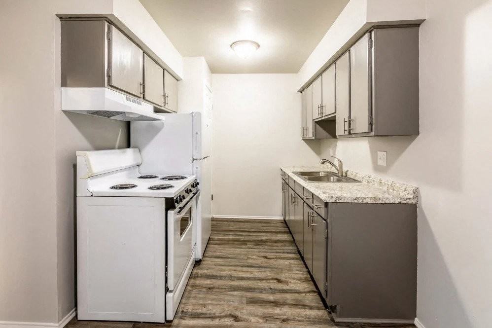 Cove On 13 - Roseville, MI - Photo 2 of 36