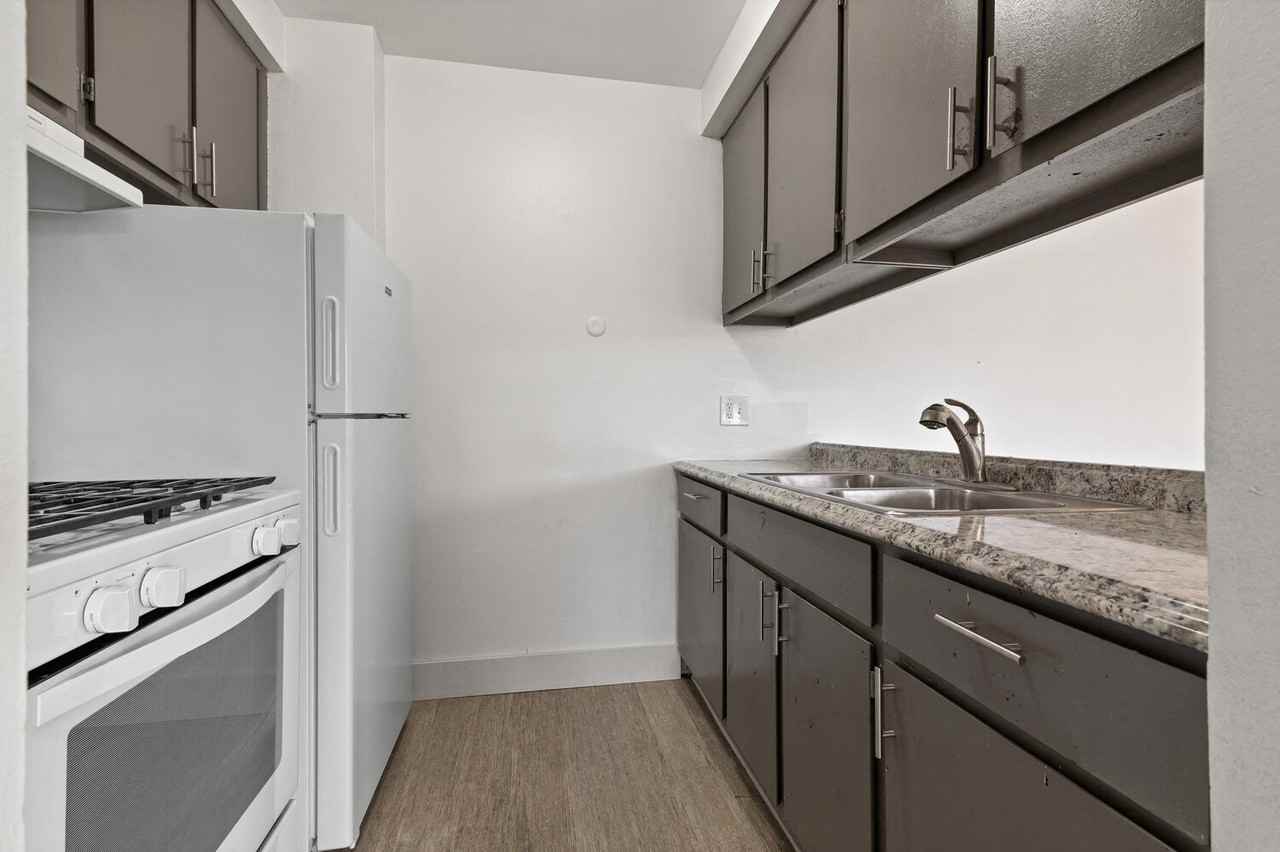 Cove On 13 - Roseville, MI - Photo 6 of 36