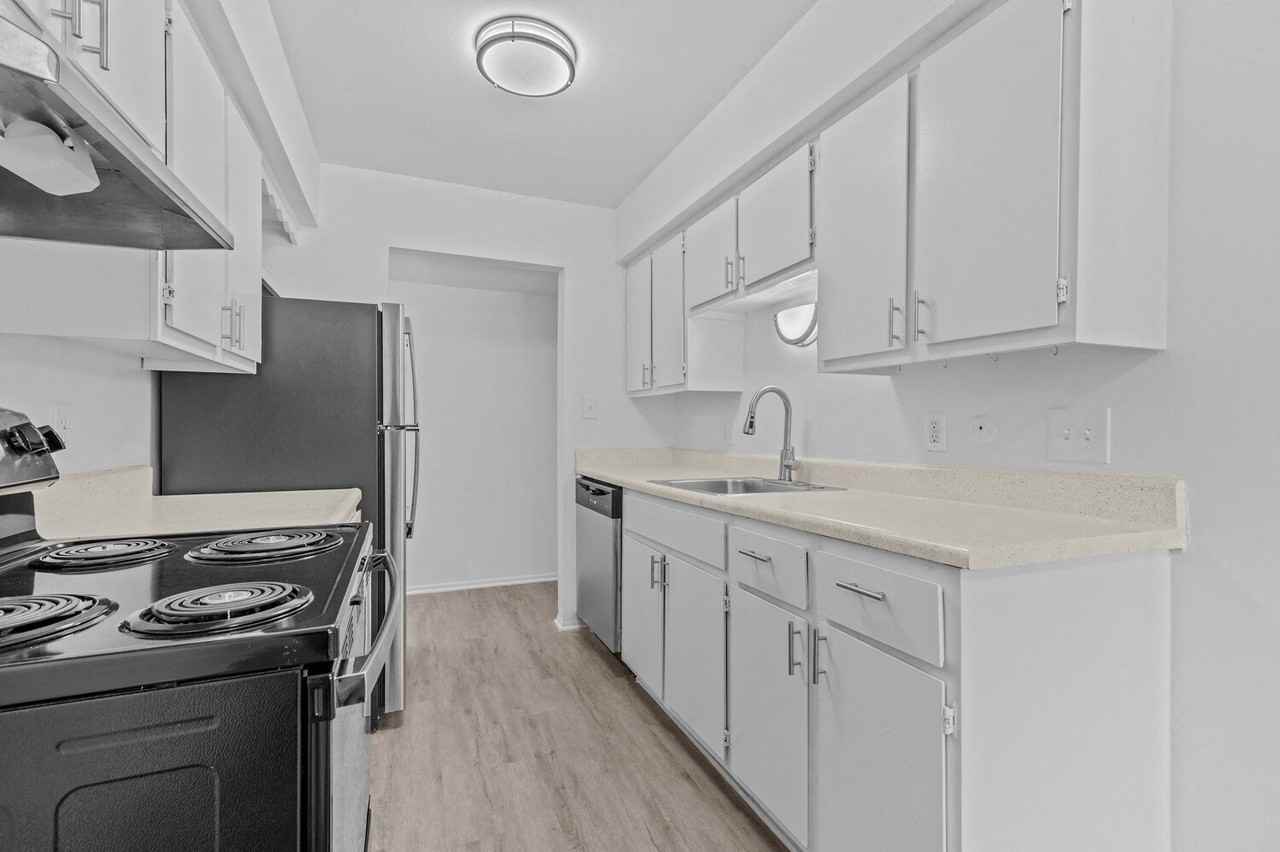 Carriage Park Apartments - Photo 3 of 39