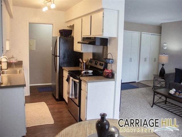 Carriage Hill Apartments - Photo 4 of 31