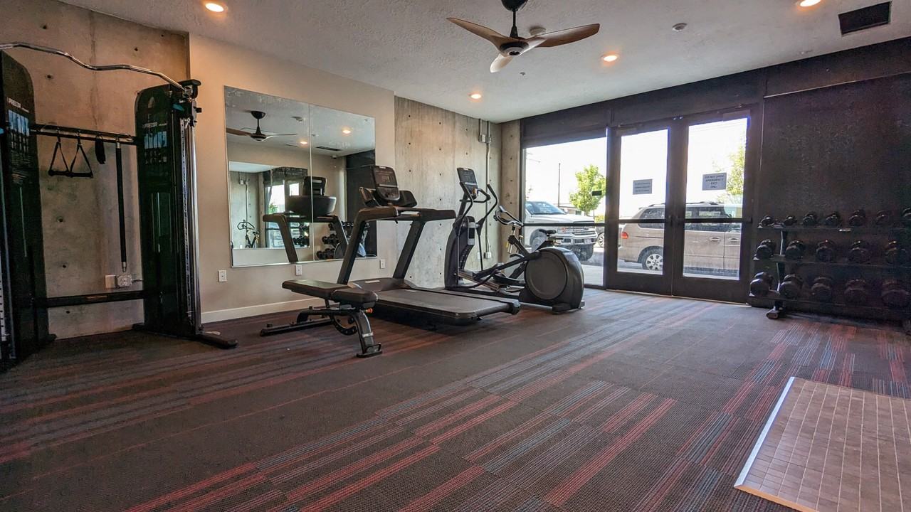 Central West Apartments - Photo 4 of 13