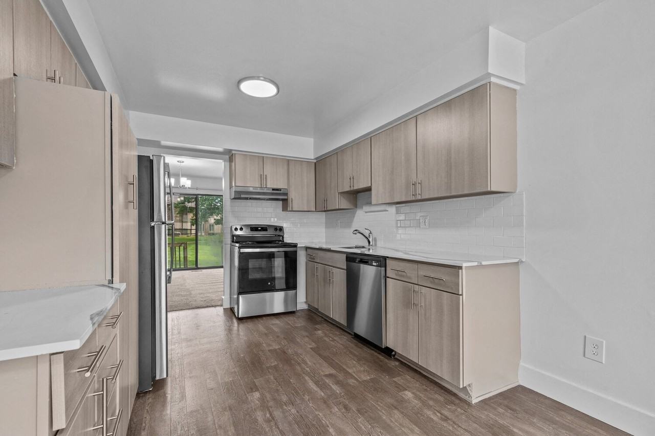 Edge At Farmington Hills - Photo 5 of 50