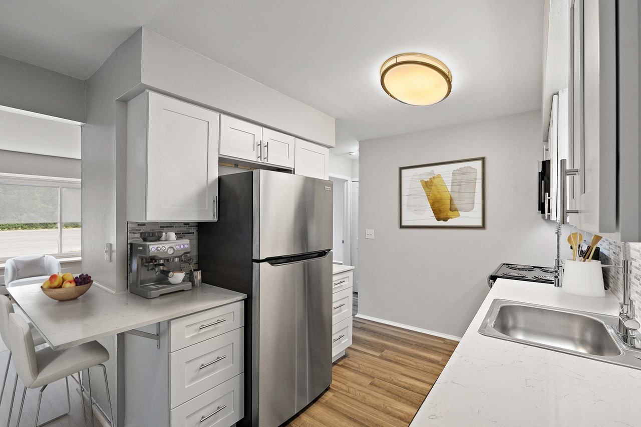 Hines Park Place - Plymouth, MI - Photo 5 of 31