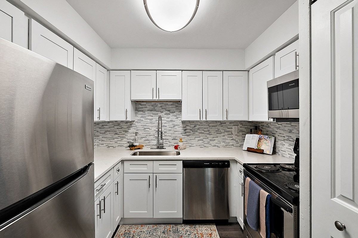 Residences On Penn - Photo 6 of 33