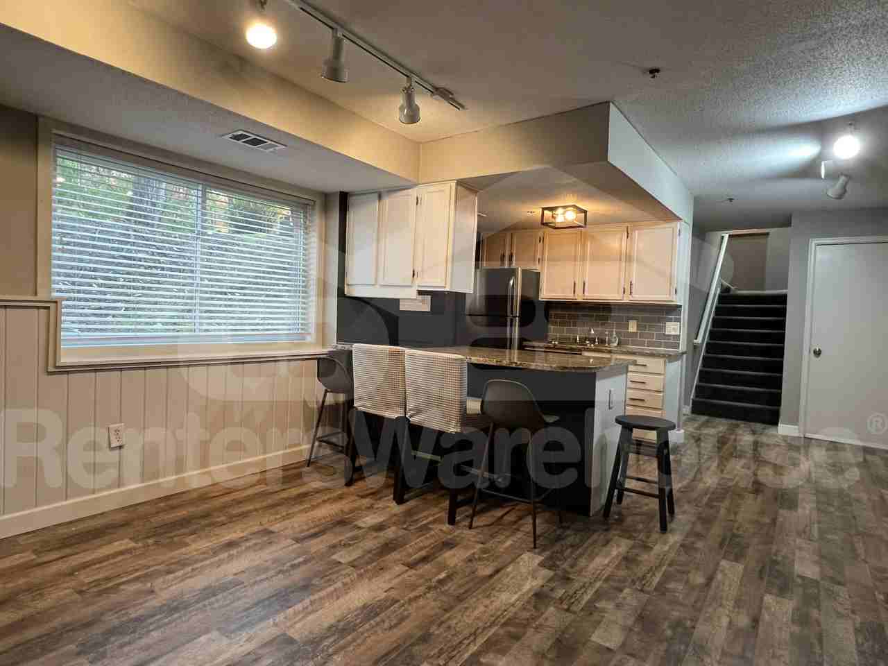 5441 Rowland Rd - Photo 2 of 10