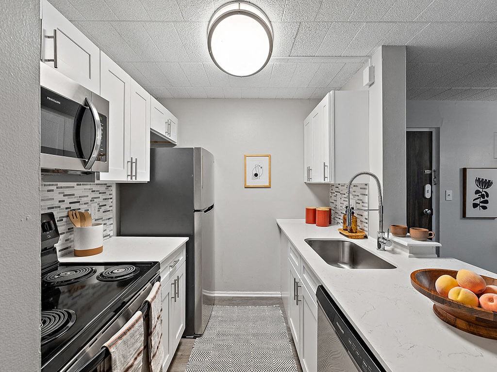 Southgate Apartments - Photo 5 of 25